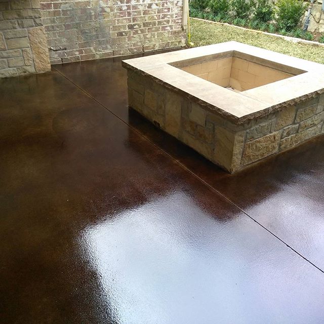 How to Choose the Right Stain Color for Your Concrete Floor